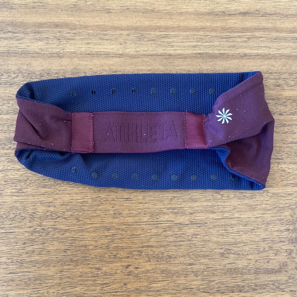 Athleta maroon headband, internal “stick” in perfect condition
